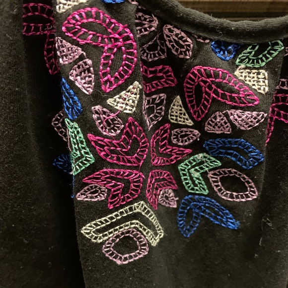 Design Lab short black beach coverup with colorful inlay - Picture 6 of 6